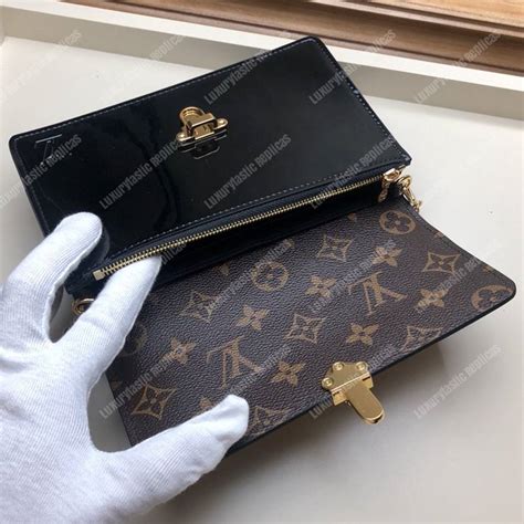 louis vuitton wallet on chain men|louis vuitton cherrywood chain wallet.